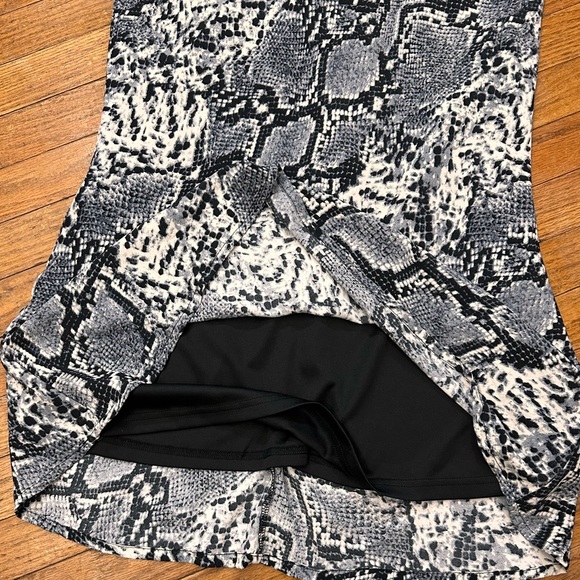 She + Sky Size Med Snakeskin Print Zip Midi Fit and Flare Y2K Sexy Flowy Skirt - Picture 7 of 11